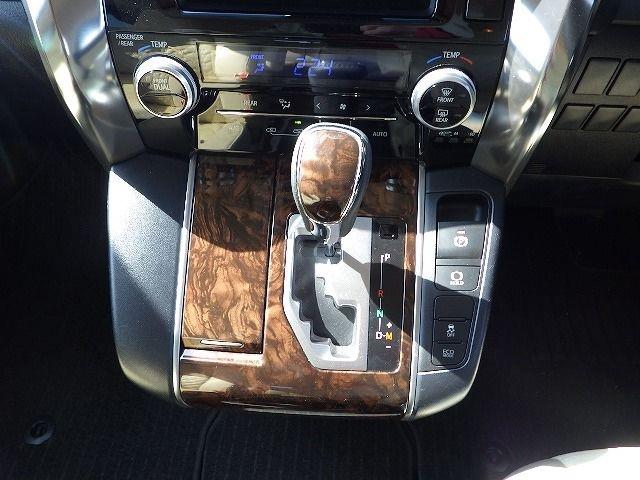 TOYOTA VELLFIRE 2019/8