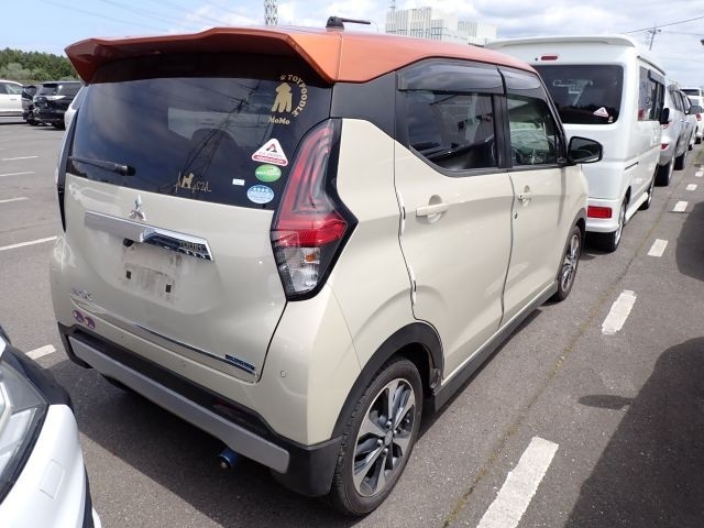 MITSUBISHI EK CROSS 2019/8