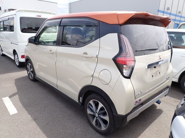 MITSUBISHI EK CROSS 2019/8