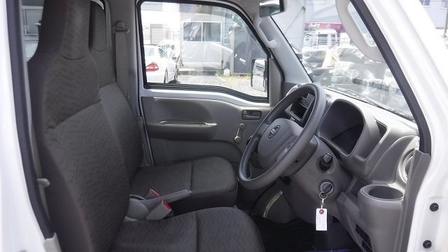 NISSAN NV100 CLIPPER VAN 2020/6