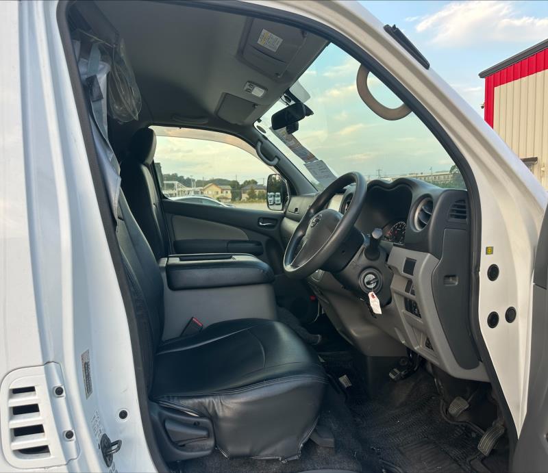 NISSAN NV350 CARAVAN 2017/6