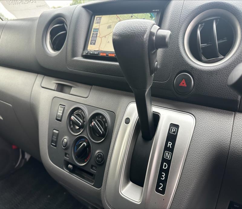 NISSAN NV350 CARAVAN 2017/6
