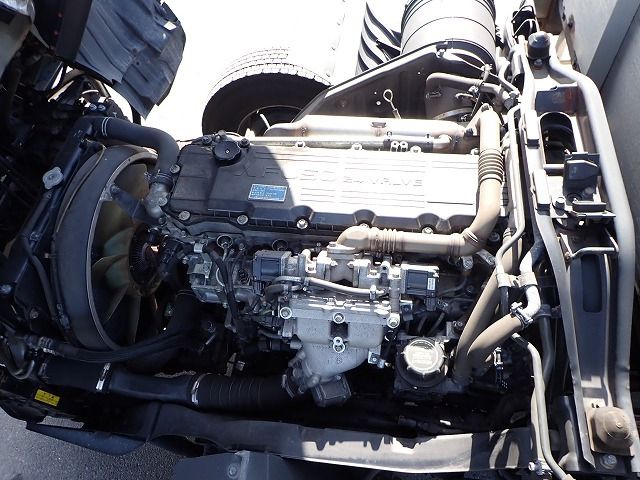 MITSUBISHI FIGHTER 2016/3