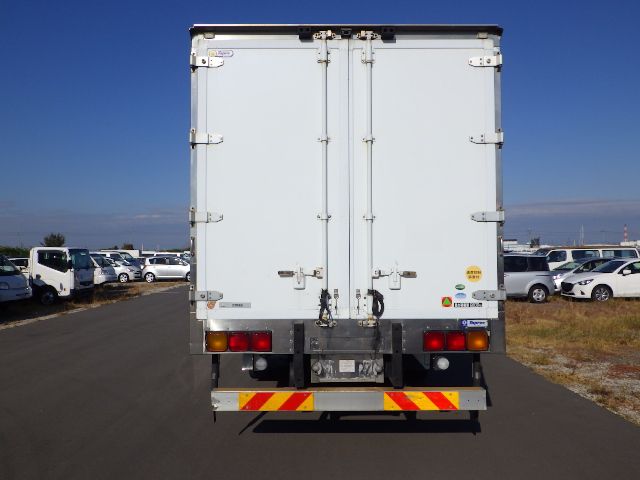 MITSUBISHI FIGHTER 2016/6