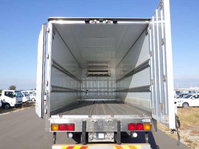 MITSUBISHI FIGHTER 2016/6