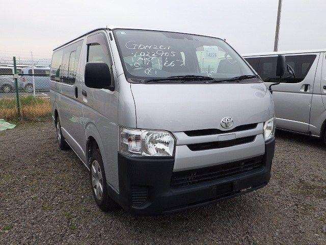 TOYOTA HIACE 2019/3