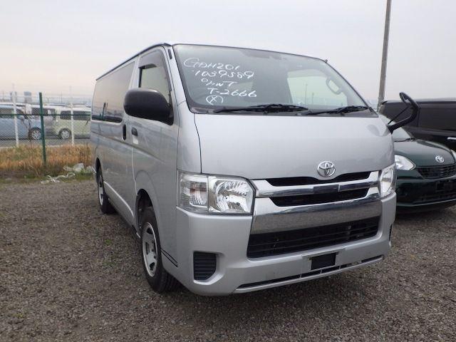TOYOTA HIACE 2020/3
