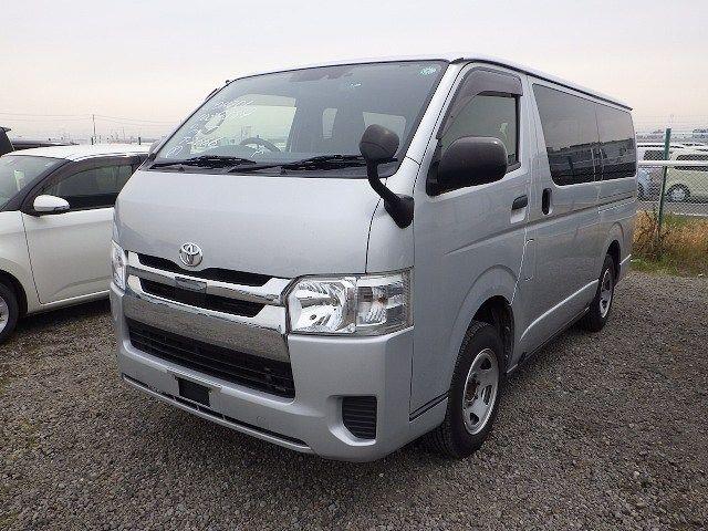 TOYOTA HIACE 2020/3
