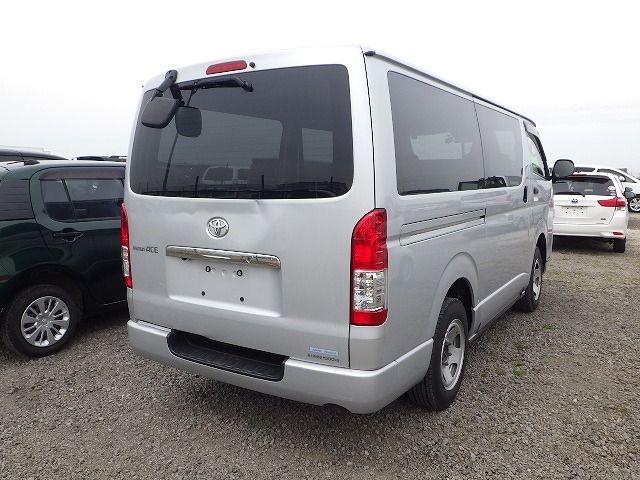 TOYOTA HIACE 2020/3