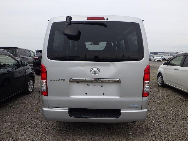 TOYOTA HIACE 2020/3
