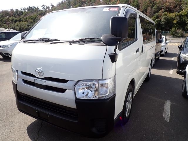 TOYOTA HIACE 2020/6
