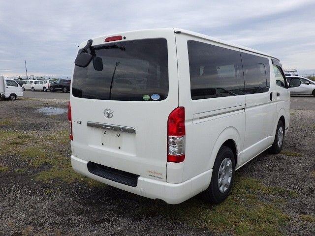 TOYOTA HIACE 2018/9