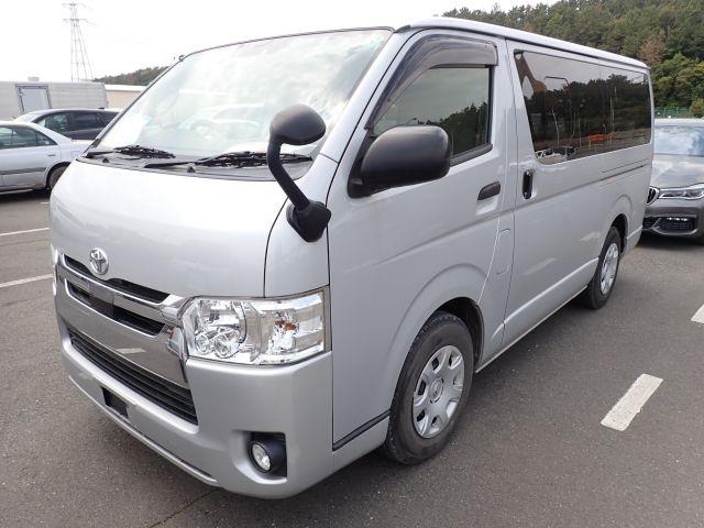 TOYOTA HIACE 2018/11