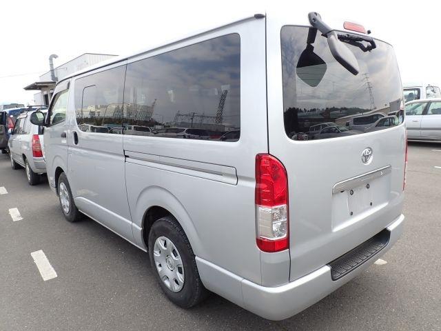 TOYOTA HIACE 2018/11
