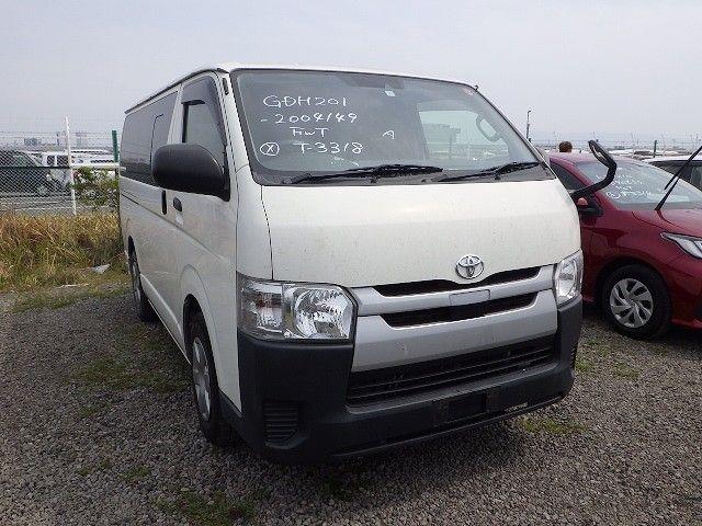 TOYOTA HIACE 2018/12