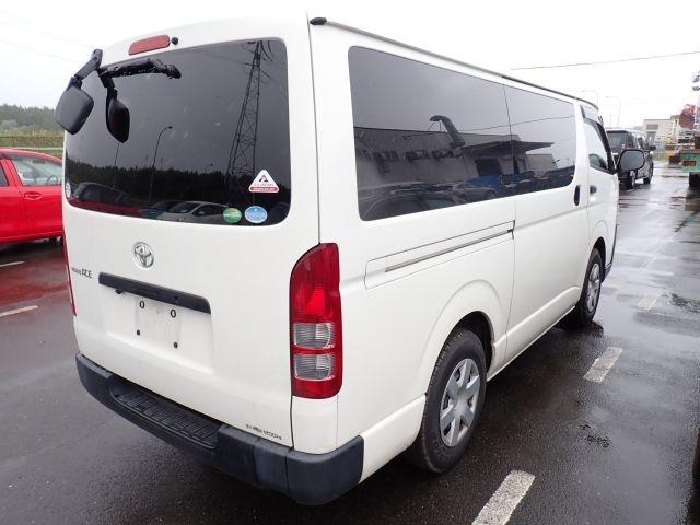 TOYOTA HIACE 2019/6