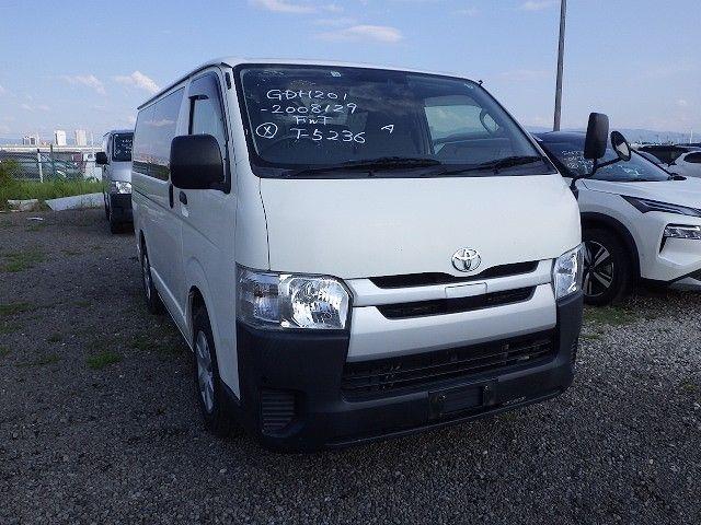 TOYOTA HIACE 2019/10