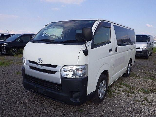 TOYOTA HIACE 2019/10