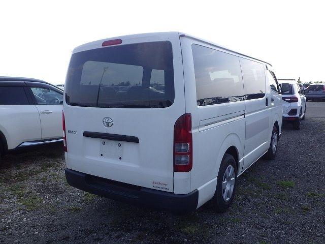 TOYOTA HIACE 2019/10