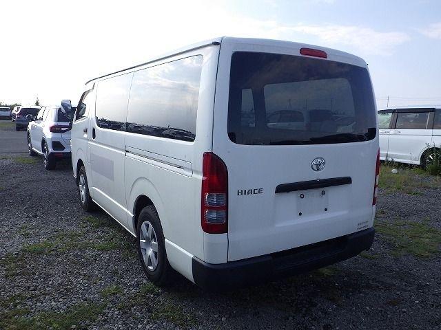 TOYOTA HIACE 2019/10