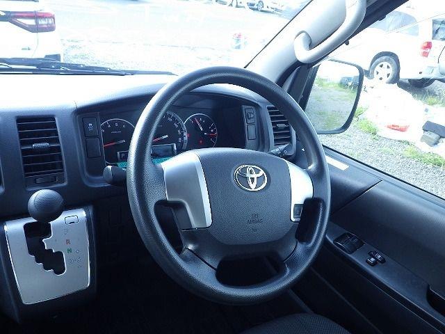 TOYOTA HIACE 2019/10