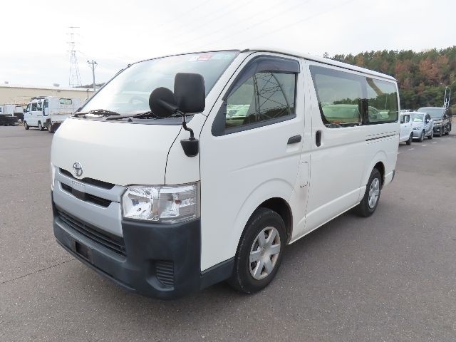 TOYOTA HIACE 2019/11