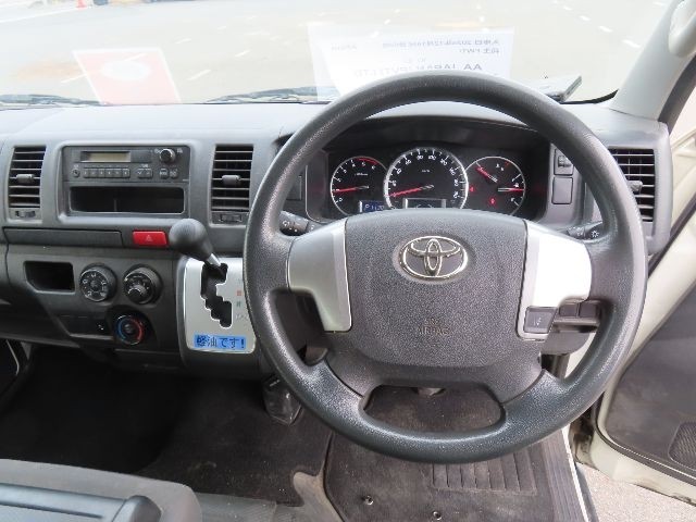 TOYOTA HIACE 2019/11