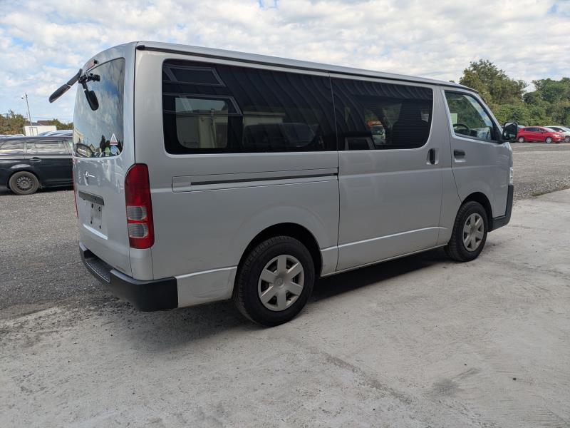 TOYOTA HIACE 2020/1
