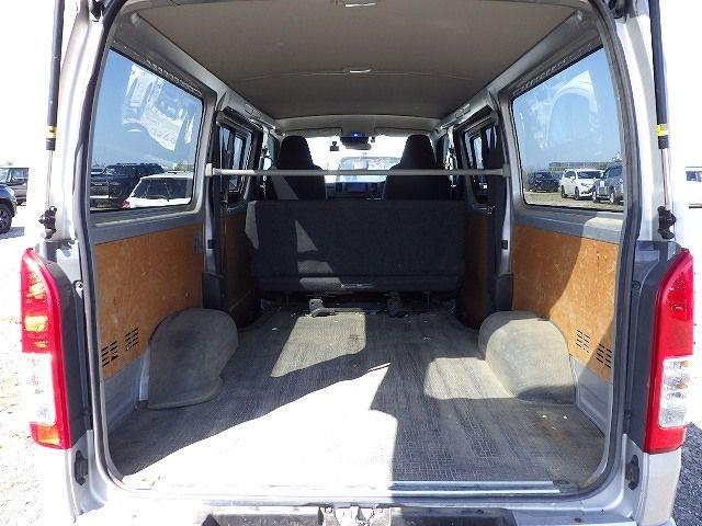 TOYOTA HIACE 2020/10