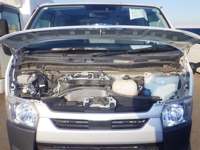 TOYOTA HIACE 2020/10