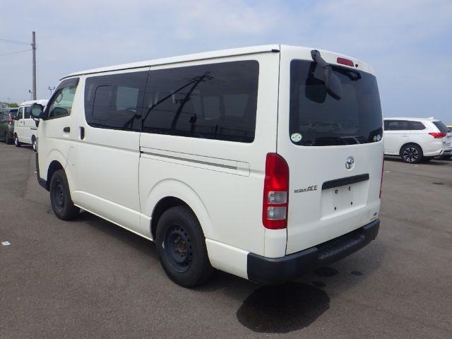 TOYOTA HIACE 2018/6