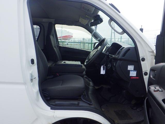 TOYOTA HIACE 2018/6