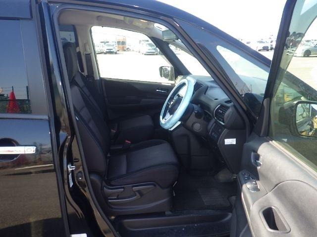 NISSAN SERENA 2019/3
