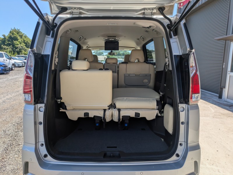 NISSAN SERENA 2019/1