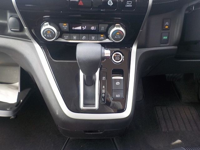 NISSAN SERENA 2019/3