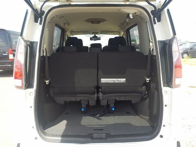 NISSAN SERENA 2019/3