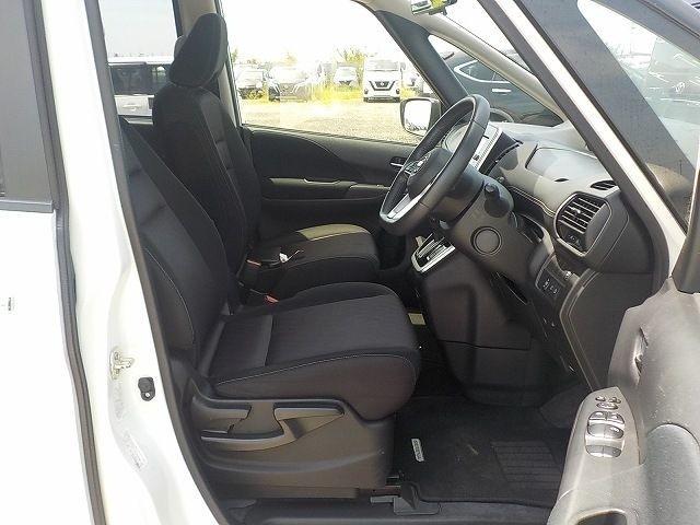 NISSAN SERENA 2019/3