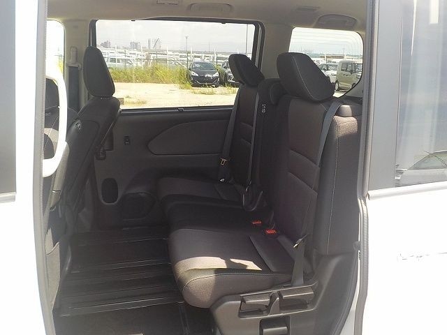 NISSAN SERENA 2019/3