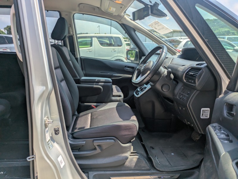 NISSAN SERENA 2019/4