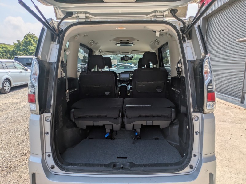 NISSAN SERENA 2019/4