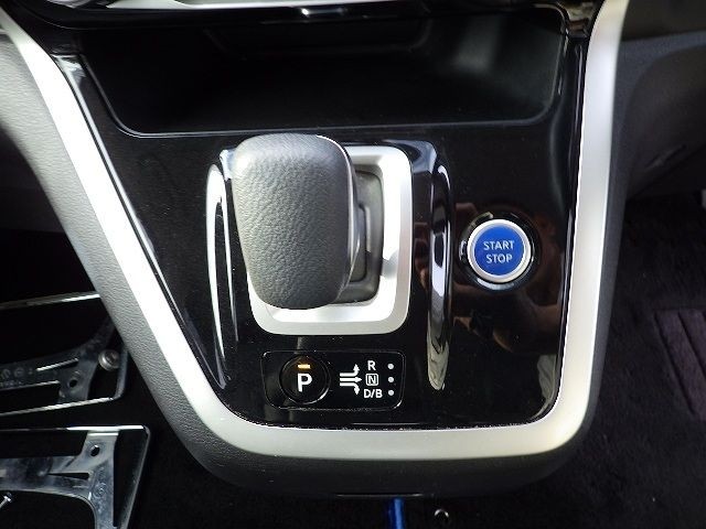 NISSAN SERENA 2019/6