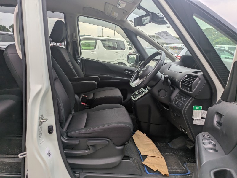 NISSAN SERENA 2019/5