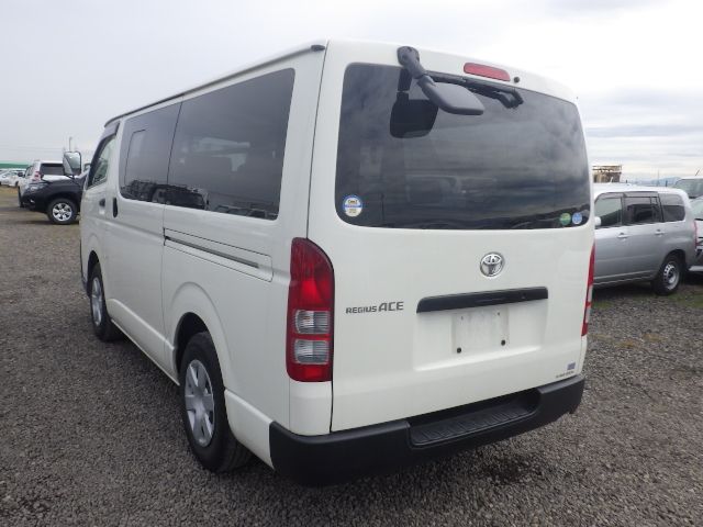 TOYOTA REGIUSACE 2015/2