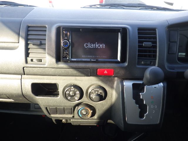TOYOTA HIACE 2015/1
