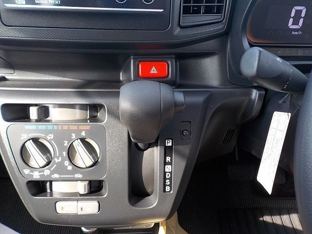 DAIHATSU MIRA E:S 2019/5