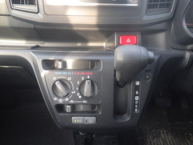DAIHATSU MIRA E:S 2019/4