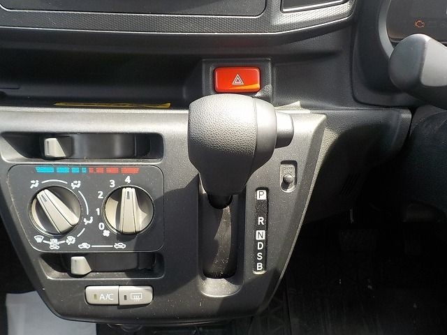 DAIHATSU MIRA E:S 2019/5
