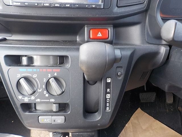 DAIHATSU MIRA E:S 2019/5