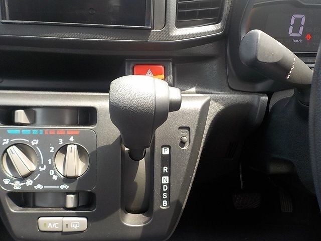 DAIHATSU MIRA E:S 2019/6