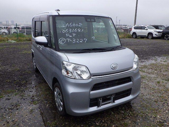 DAIHATSU TANTO 2018/4